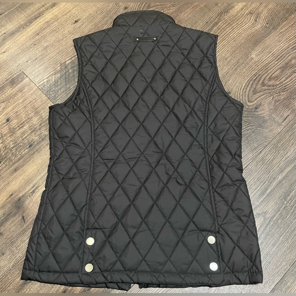 Tahari Woman’s Black Quilted Vest With Gold Hardware Small - Picture 2 of 4